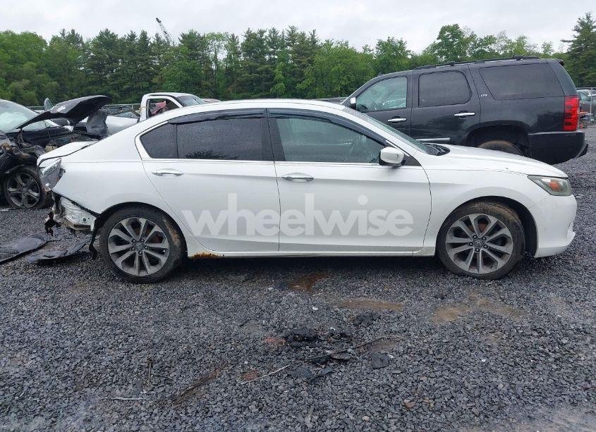 Photo 12 of 2015 Honda Accord SPORT (VIN 1HGCR2F51FA100131)