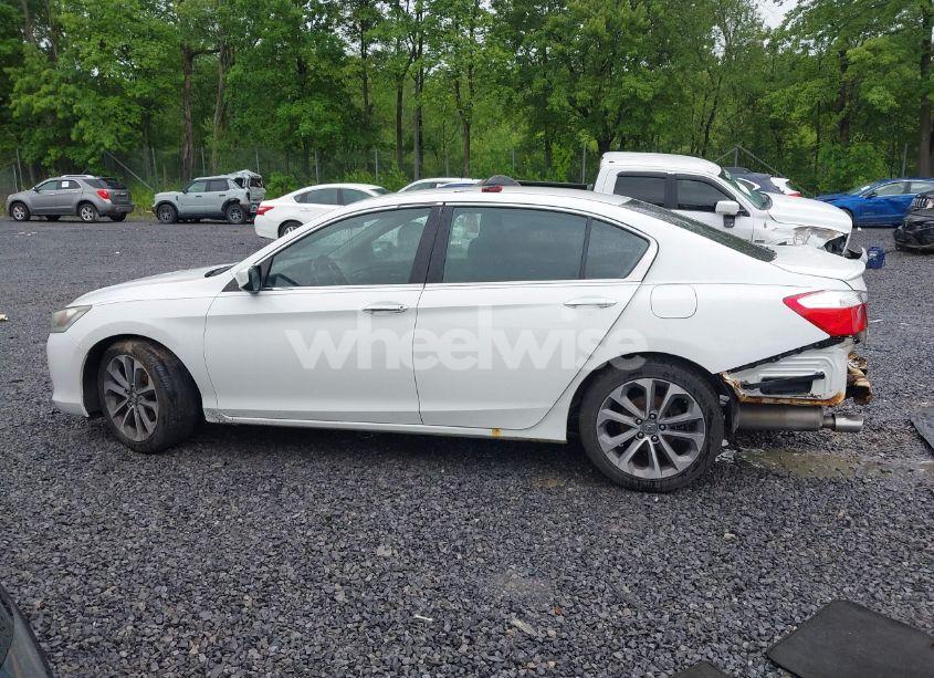 Photo 13 of 2015 Honda Accord SPORT (VIN 1HGCR2F51FA100131)