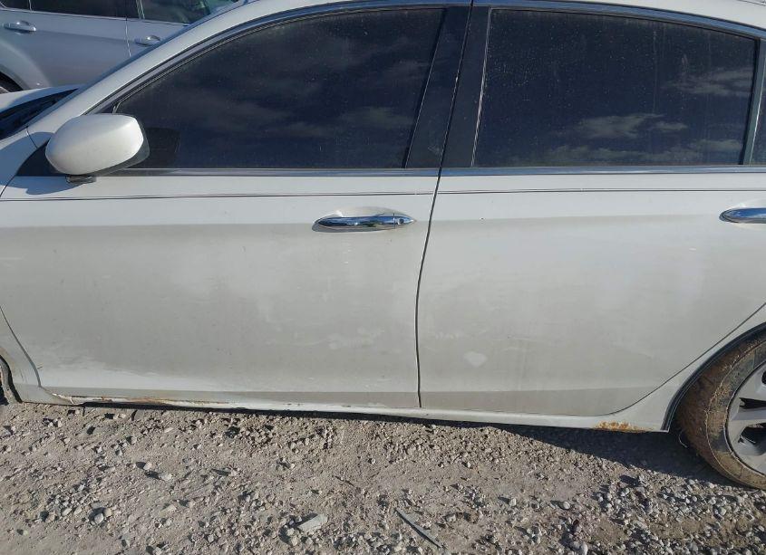 Photo 13 of 2015 Honda Accord SPORT (VIN 1HGCR2F51FA104227)