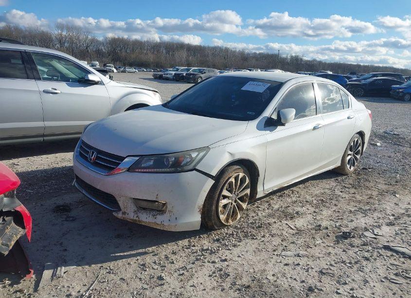 Photo 2 of 2015 Honda Accord SPORT (VIN 1HGCR2F51FA104227)