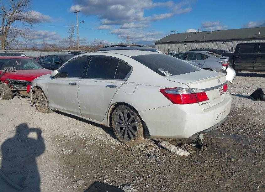 Photo 3 of 2015 Honda Accord SPORT (VIN 1HGCR2F51FA104227)