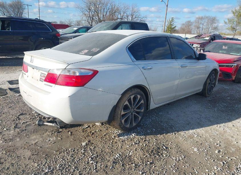 Photo 4 of 2015 Honda Accord SPORT (VIN 1HGCR2F51FA104227)