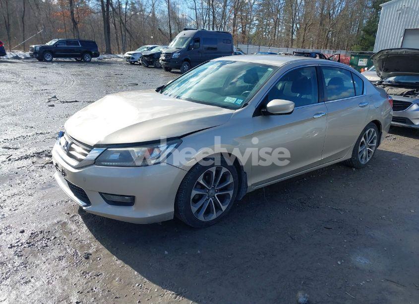 Photo 2 of 2015 Honda Accord SPORT (VIN 1HGCR2F51FA112053)
