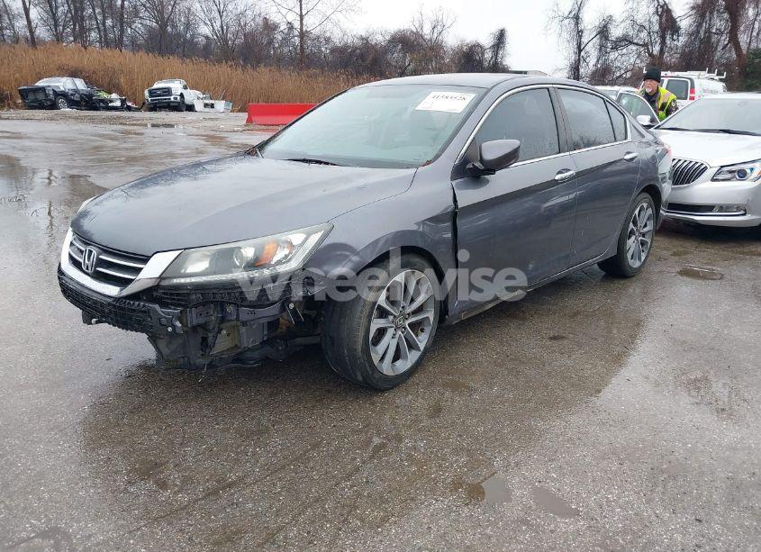 Photo 2 of 2015 Honda Accord SPORT (VIN 1HGCR2F51FA265029)
