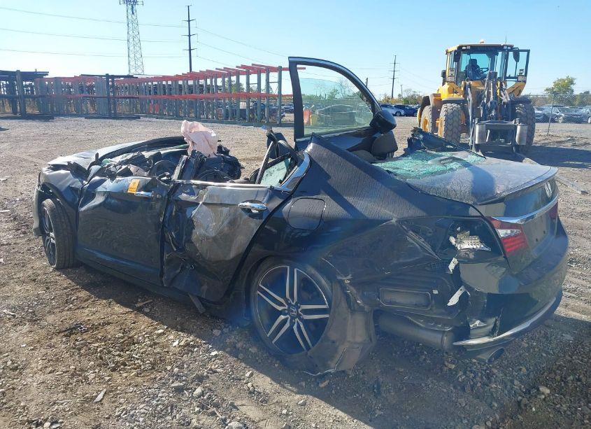 Photo 3 of 2016 Honda Accord SPORT (VIN 1HGCR2F51GA037386)