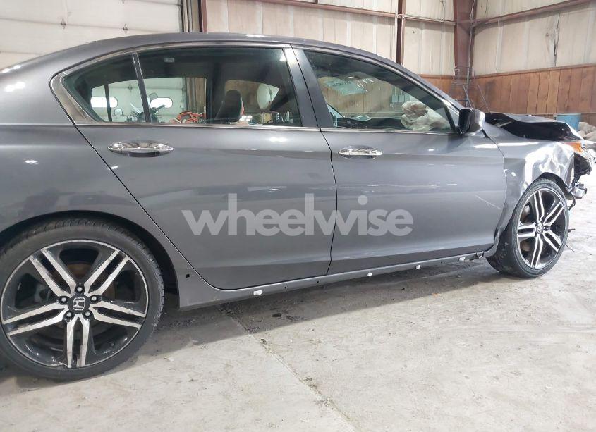 Photo 19 of 2016 Honda Accord SPORT (VIN 1HGCR2F51GA115911)