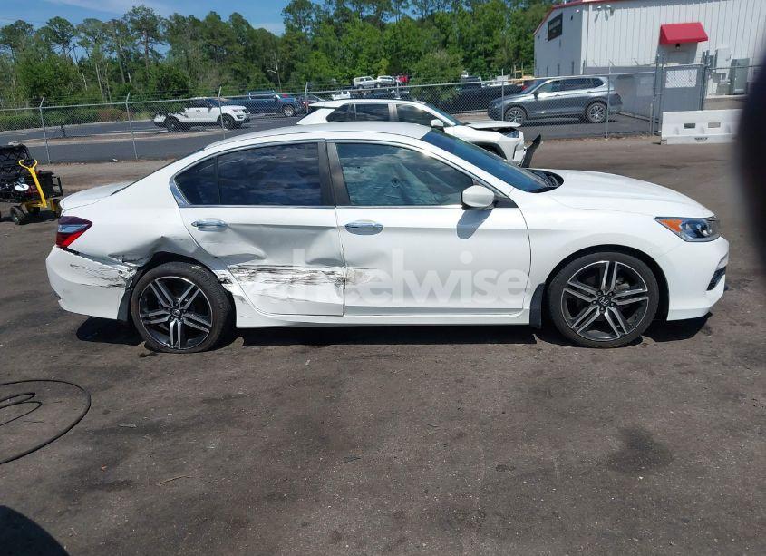 Photo 13 of 2016 Honda Accord SPORT (VIN 1HGCR2F51GA239760)