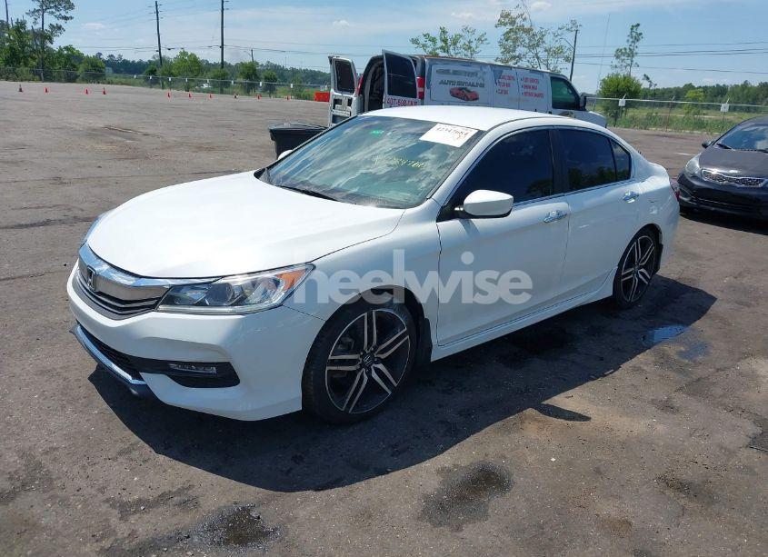 Photo 2 of 2016 Honda Accord SPORT (VIN 1HGCR2F51GA239760)