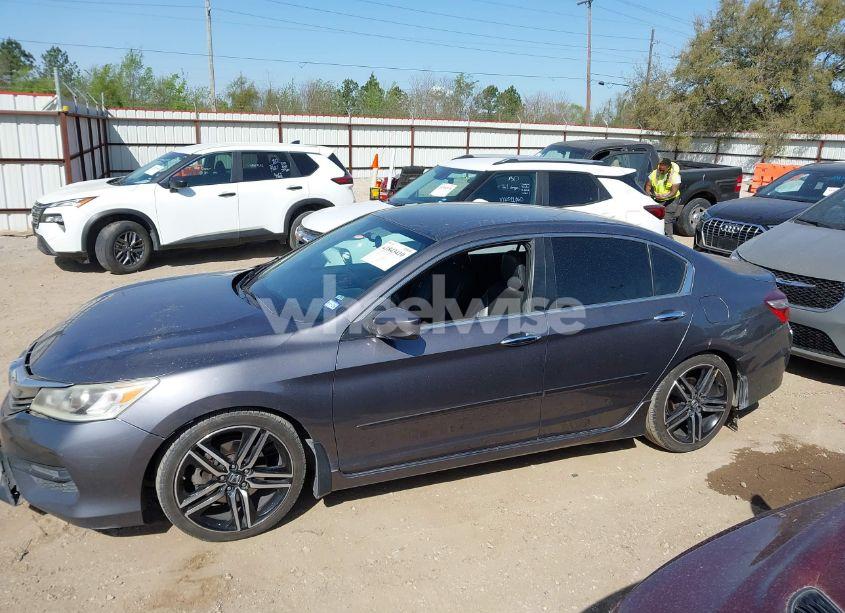 Photo 15 of 2017 Honda Accord SPORT (VIN 1HGCR2F51HA003255)