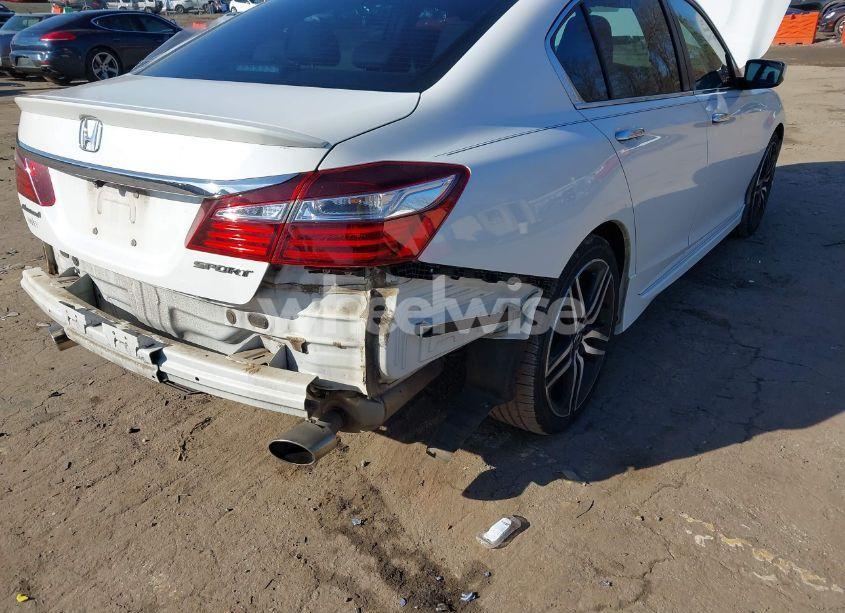 Photo 18 of 2017 Honda Accord SPORT (VIN 1HGCR2F51HA003658)