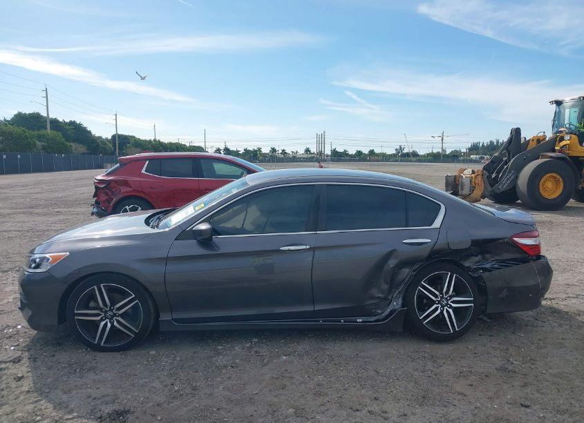 Photo 14 of 2017 Honda Accord SPORT (VIN 1HGCR2F51HA180193)
