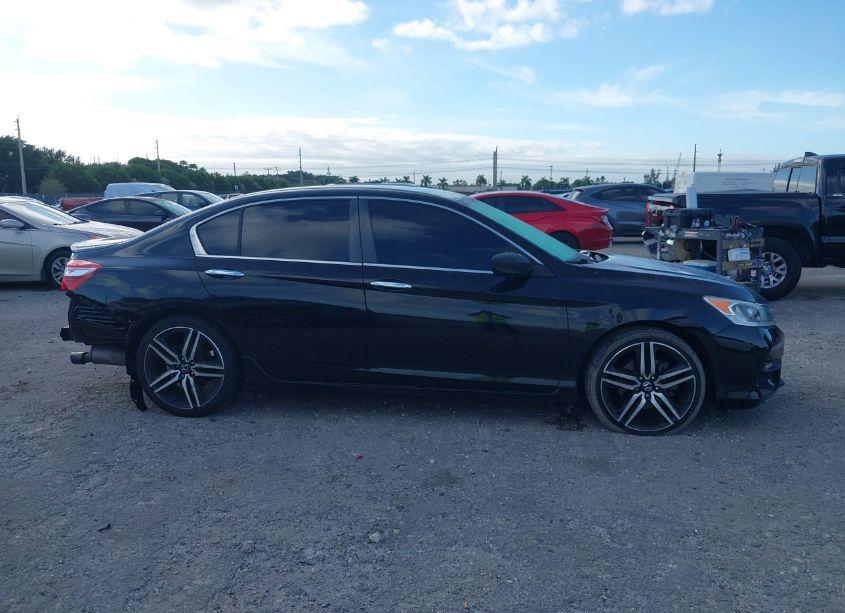 Photo 14 of 2017 Honda Accord SPORT (VIN 1HGCR2F51HA237850)