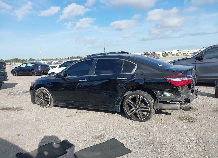 Photo 15 of 2017 Honda Accord SPORT (VIN 1HGCR2F51HA237850)