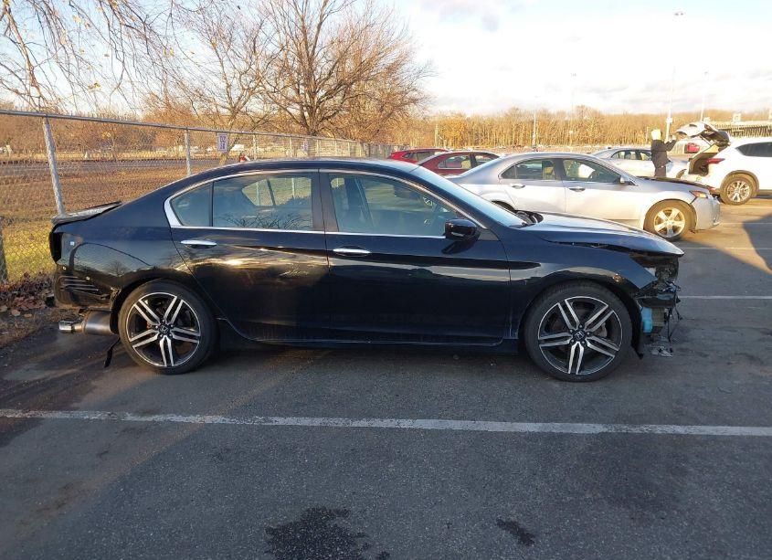 Photo 13 of 2017 Honda Accord SPORT (VIN 1HGCR2F51HA263915)