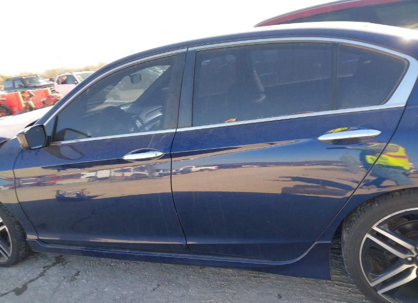 Photo 14 of 2017 Honda Accord SPORT (VIN 1HGCR2F51HA297093)