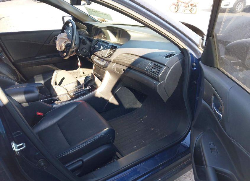 Photo 5 of 2017 Honda Accord SPORT (VIN 1HGCR2F51HA297093)