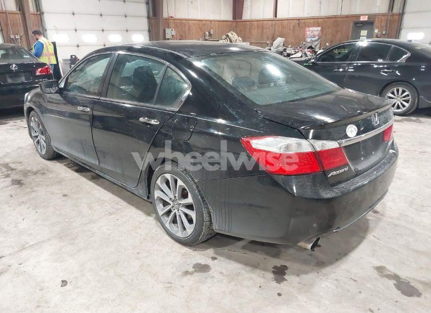 Photo 3 of 2015 Honda Accord SPORT (VIN 1HGCR2F52FA015122)
