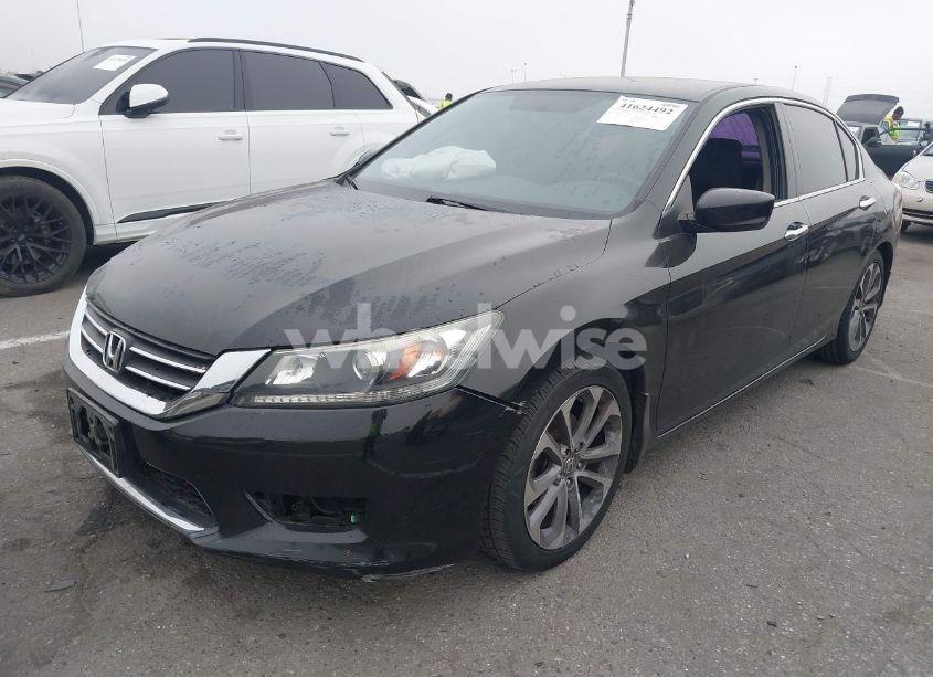 Photo 2 of 2015 Honda Accord SPORT (VIN 1HGCR2F52FA078320)
