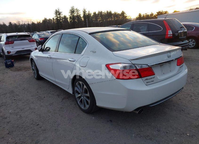 Photo 3 of 2015 Honda Accord SPORT (VIN 1HGCR2F52FA088488)