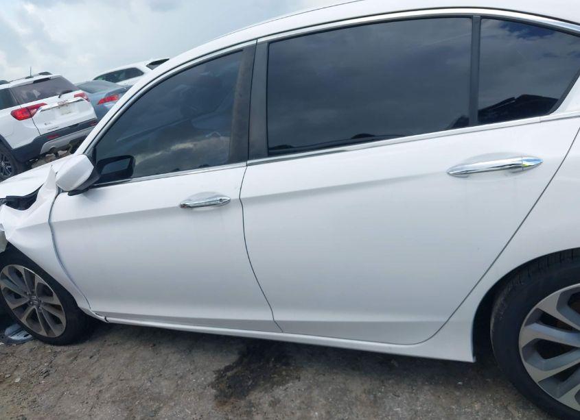 Photo 15 of 2015 Honda Accord SPORT (VIN 1HGCR2F52FA089690)