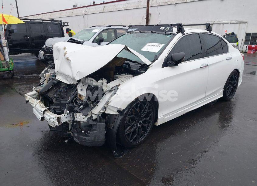 Photo 2 of 2015 Honda Accord SPORT (VIN 1HGCR2F52FA094971)