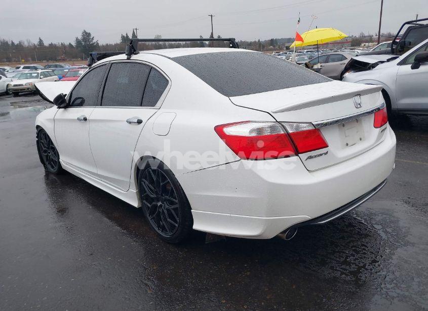 Photo 3 of 2015 Honda Accord SPORT (VIN 1HGCR2F52FA094971)