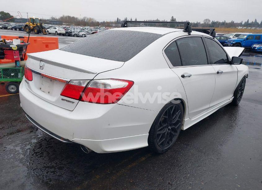 Photo 4 of 2015 Honda Accord SPORT (VIN 1HGCR2F52FA094971)