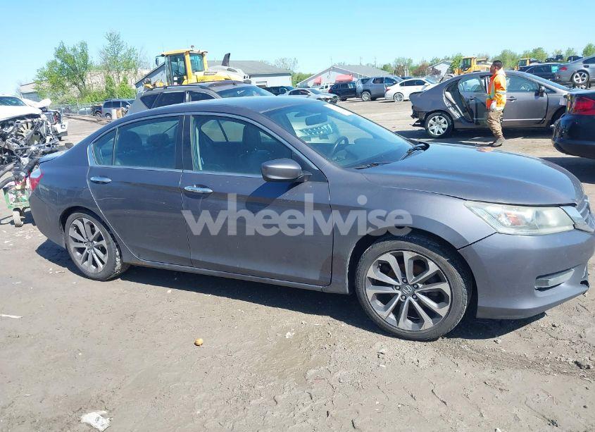 Photo 13 of 2015 Honda Accord SPORT (VIN 1HGCR2F52FA111106)