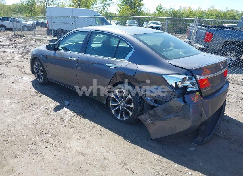Photo 3 of 2015 Honda Accord SPORT (VIN 1HGCR2F52FA111106)