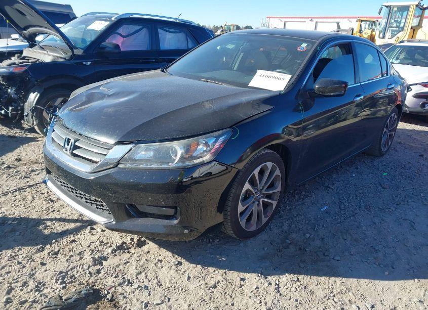 Photo 2 of 2015 Honda Accord SPORT (VIN 1HGCR2F52FA182791)