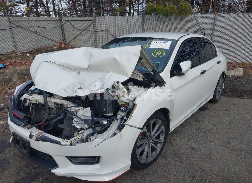 Photo 2 of 2015 Honda Accord SPORT (VIN 1HGCR2F52FA189319)