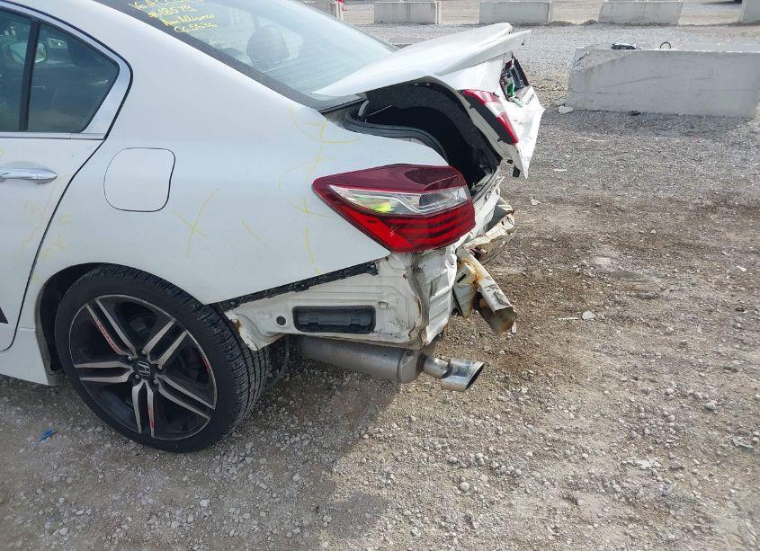 Photo 18 of 2016 Honda Accord SPORT (VIN 1HGCR2F52GA104402)