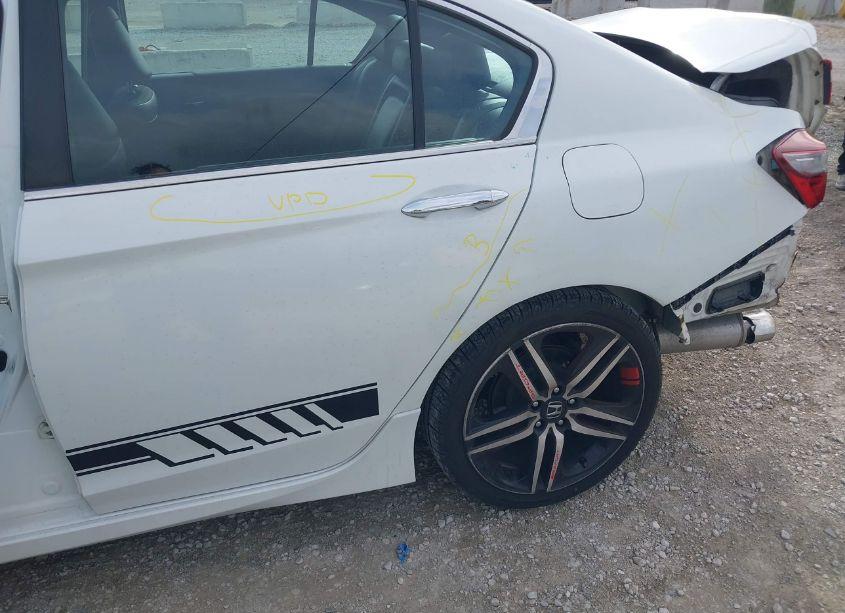 Photo 19 of 2016 Honda Accord SPORT (VIN 1HGCR2F52GA104402)