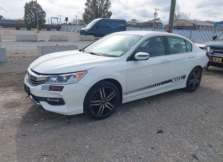 Photo 2 of 2016 Honda Accord SPORT (VIN 1HGCR2F52GA104402)