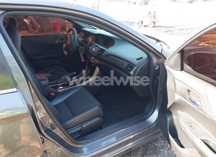 Photo 5 of 2016 Honda Accord SPORT (VIN 1HGCR2F52GA151607)