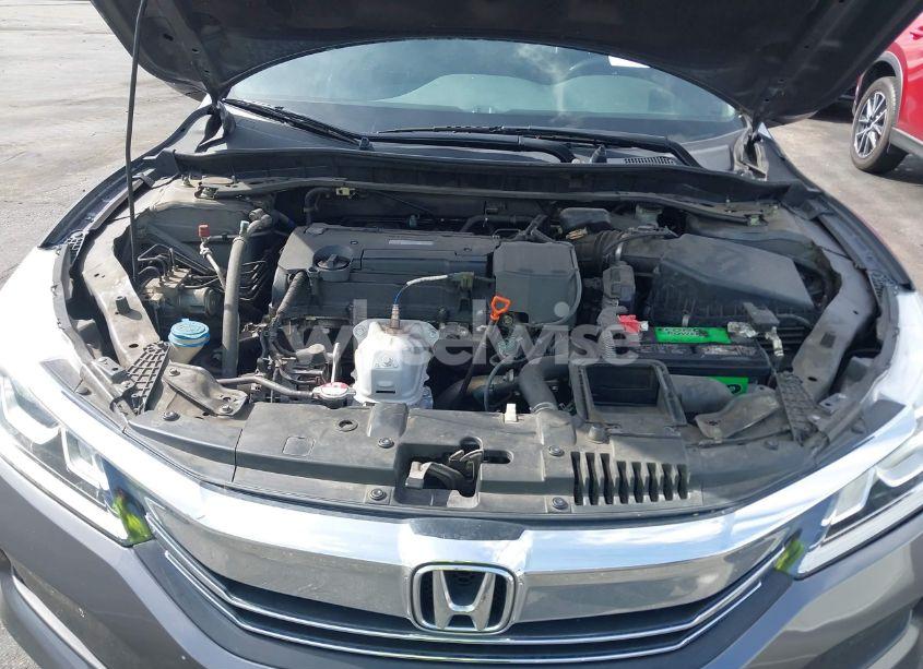 Photo 10 of 2017 Honda Accord SPORT (VIN 1HGCR2F52HA013065)