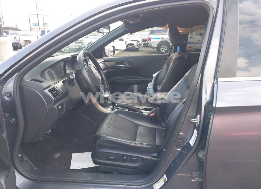 Photo 5 of 2017 Honda Accord SPORT (VIN 1HGCR2F52HA013065)