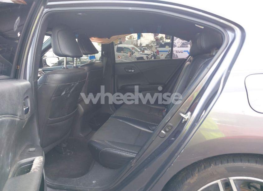 Photo 8 of 2017 Honda Accord SPORT (VIN 1HGCR2F52HA013065)