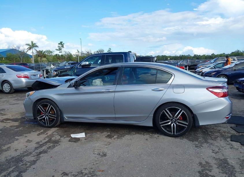 Photo 14 of 2017 Honda Accord SPORT (VIN 1HGCR2F52HA018234)
