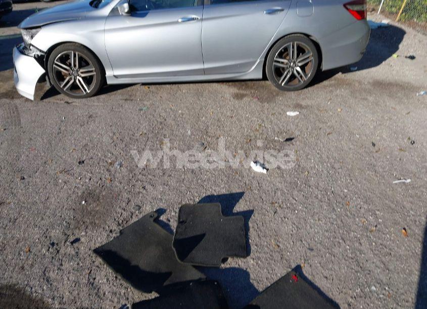 Photo 15 of 2017 Honda Accord SPORT (VIN 1HGCR2F52HA030853)