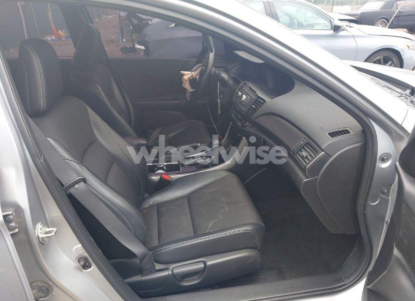 Photo 5 of 2017 Honda Accord SPORT (VIN 1HGCR2F52HA064887)