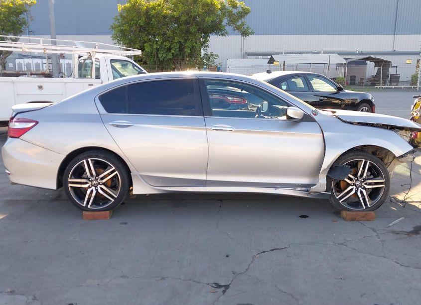 Photo 14 of 2017 Honda Accord SPORT (VIN 1HGCR2F52HA115689)