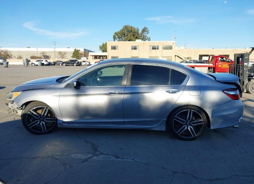 Photo 15 of 2017 Honda Accord SPORT (VIN 1HGCR2F52HA115689)