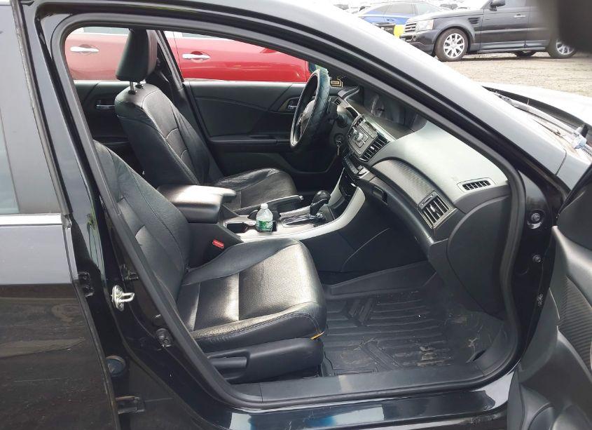 Photo 5 of 2017 Honda Accord SPORT (VIN 1HGCR2F52HA119113)