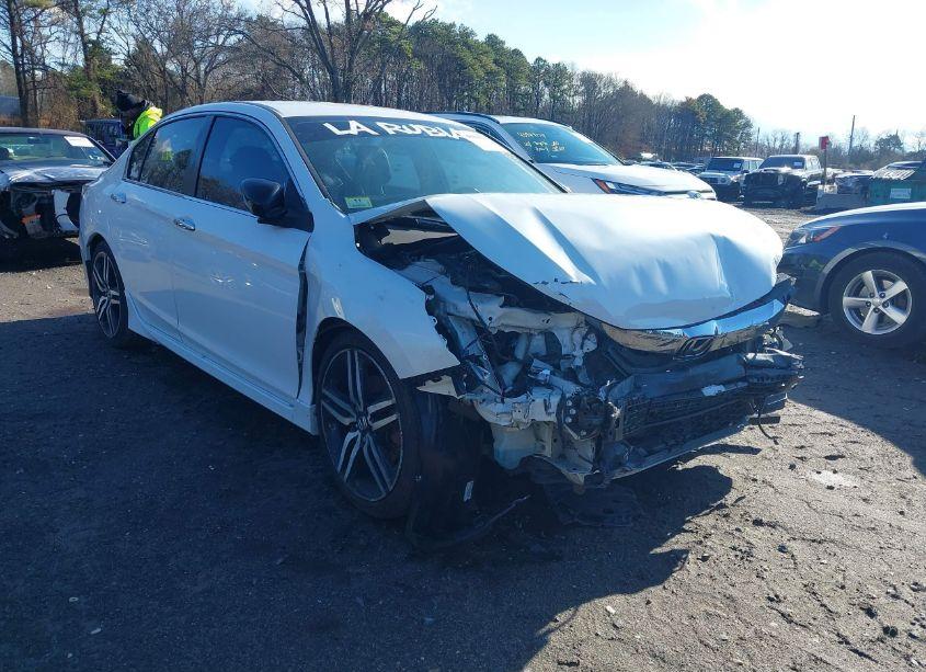 2017 Honda Accord SPORT (VIN 1HGCR2F52HA133979) main photo