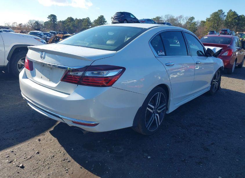 Photo 4 of 2017 Honda Accord SPORT (VIN 1HGCR2F52HA133979)