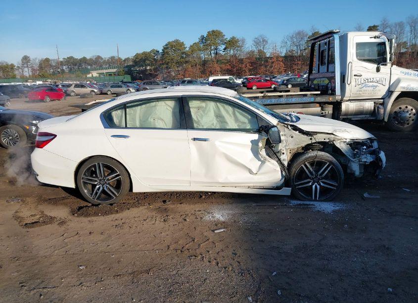 Photo 14 of 2017 Honda Accord SPORT (VIN 1HGCR2F52HA196130)