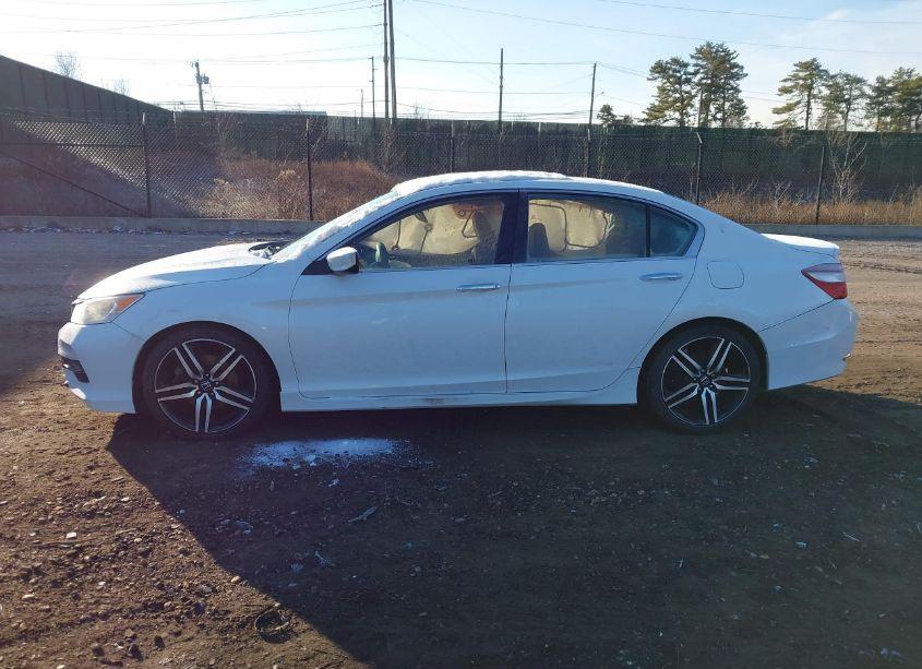 Photo 15 of 2017 Honda Accord SPORT (VIN 1HGCR2F52HA196130)