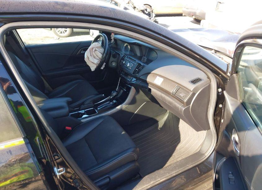 Photo 5 of 2017 Honda Accord SPORT (VIN 1HGCR2F52HA205487)