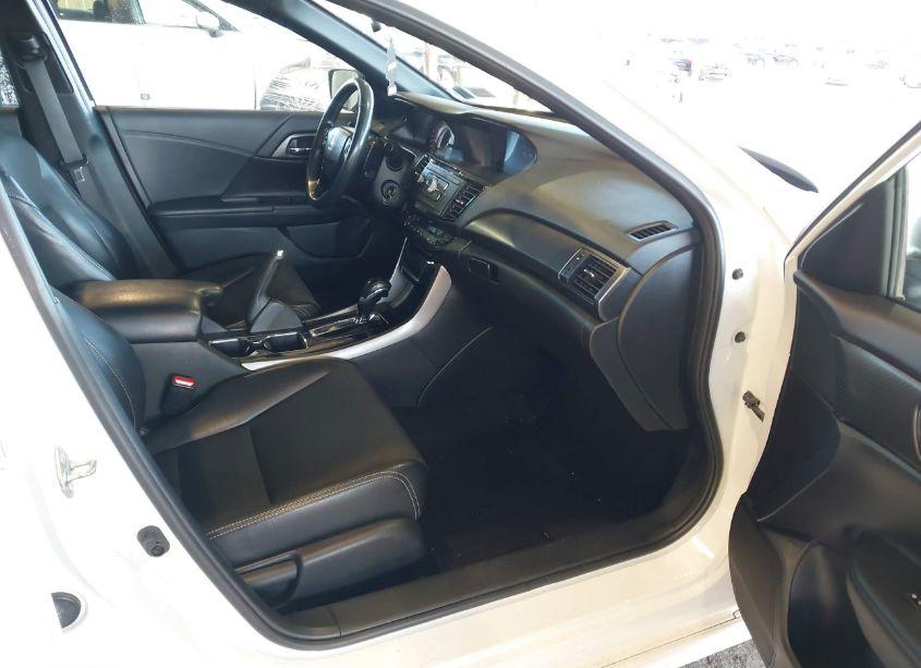 Photo 5 of 2017 Honda Accord SPORT (VIN 1HGCR2F52HA208938)